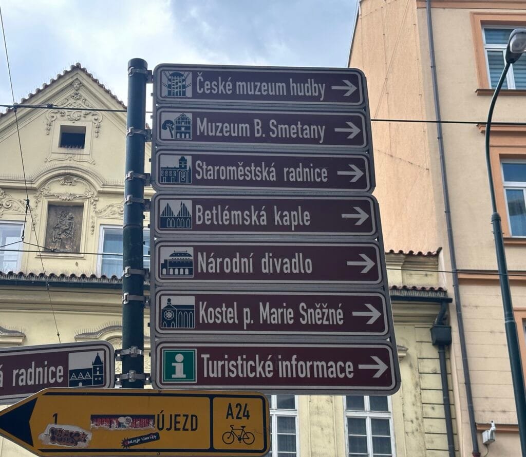 프라하에 위치한 프라이빗 투어 전문 가이드 입니다.